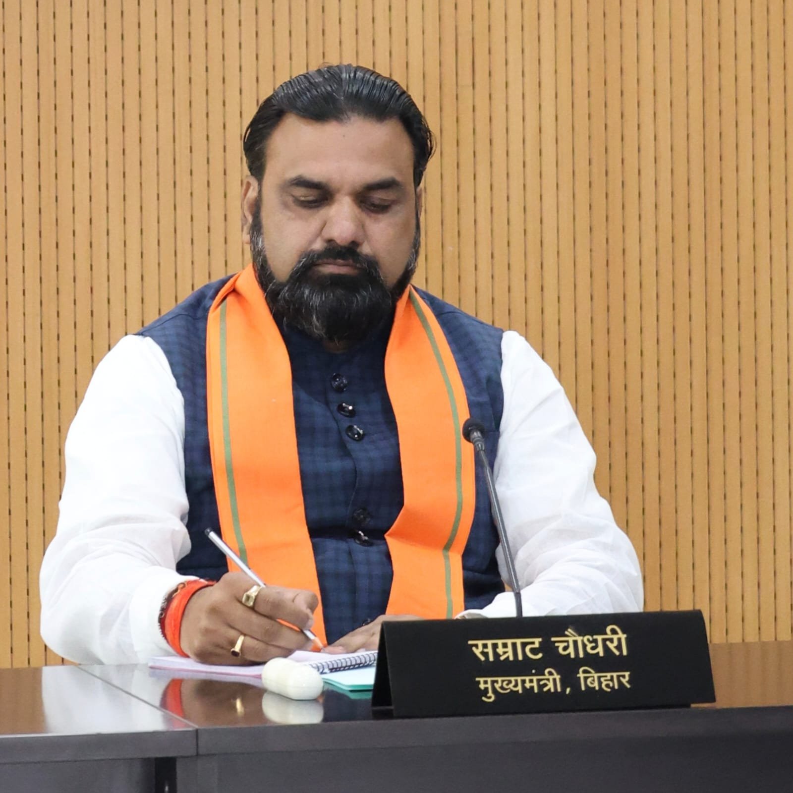 बिहार सरकार अगले पांच वर्ष में राज्य में एक लाख शिक्षकों की भर्ती करेगी