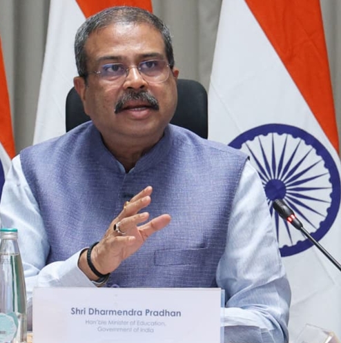 কেন্দ্রীয় শিক্ষামন্ত্রী ধর্মেন্দ্র প্রধান গতকাল মেটা, গুগল এবং টেলিগ্রামসহ প্রধান সামাজিক যোগাযোগ মাধ্যমগুলোর প্রতিনিধিদের সঙ্গে বৈঠক করেন। 
