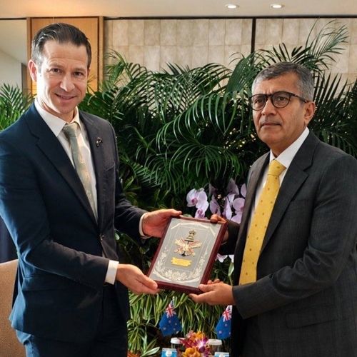 Defence Secretary Rajesh Kumar Singh interacts with Defence Ministers of New Zealand & Singapore on the sidelines of IISS ShangriLa Dialogue 2026