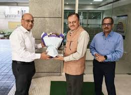 वरिष्ठ आईएएस अधिकारी सौरभ विजय ने यूआईडीएआई के मुख्य कार्यकारी अधिकारी का कार्यभार संभाला