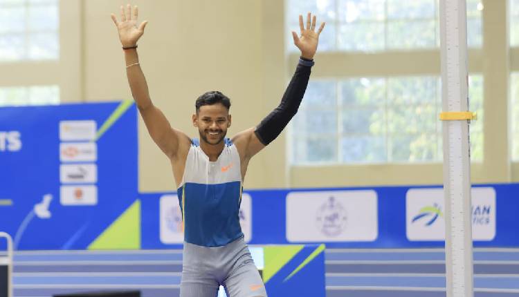 ইন্ডিয়ান ইন্ডোর ওপেনে পোল ভল্টে সোনা জিতেছেন মধ্যপ্রদেশের কুলদীপ কুমার।