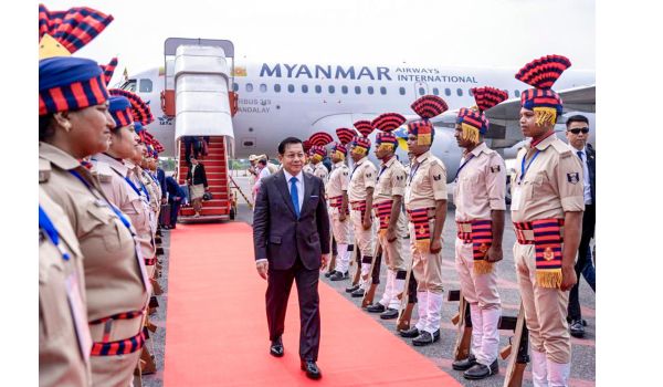 Myanmar President begins his five- day India visit with payers at Mahabodhi Temple in Bodh Gaya, Bihar