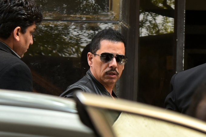 दिल्ली की एक अदालत ने व्यापारी रॉबर्ट वाड्रा को जमीन से जुड़े धन शोधन मामले में जमानत दी