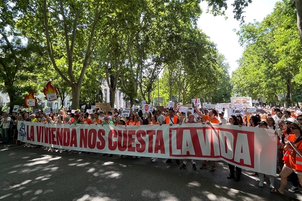 Thousands protest in Madrid over rising housing costs and rent crisis in Spain