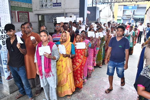 West Bengal: Voting underway in Falta assembly constituency