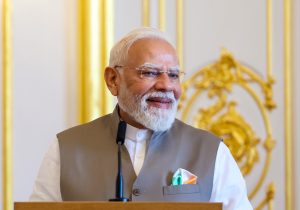 पीएम मोदी आज कोलकाता में स्वदेश में निर्मित नौसेना के तीन जहाजों का अनावरण करेंगे