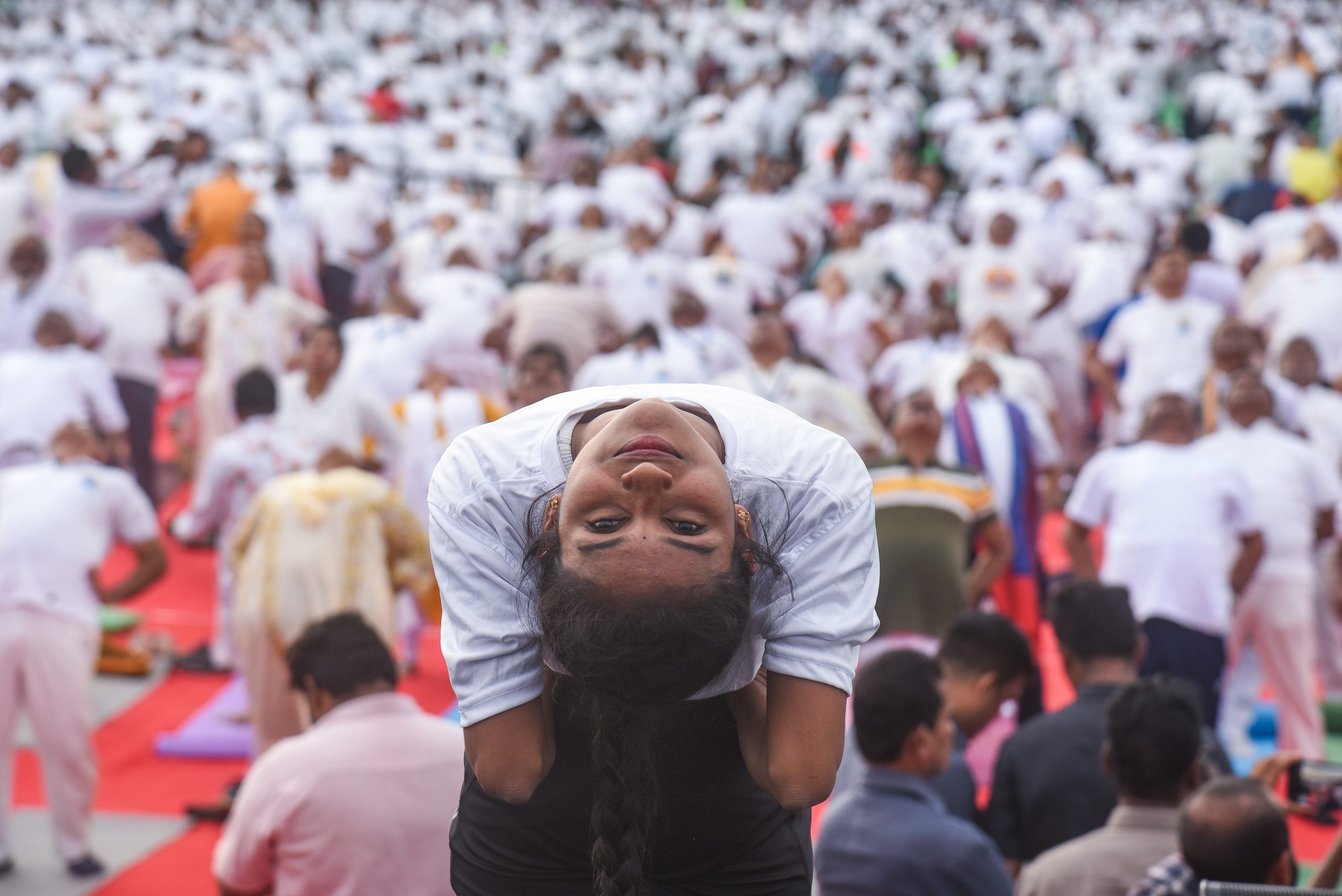 देशभर में उत्साह के साथ मनाया गया अंतरराष्ट्रीय योग दिवस, कई राज्यों में विशेष योग सत्र आयोजित