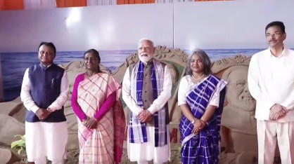 पीएम मोदी आज राष्ट्रपति द्रौपदी मुर्मु के पैतृक गांव पहाड़पुर पहुंचे