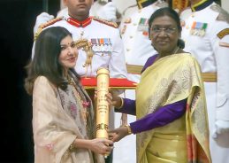 President Droupadi Murmu presents Padma Awards to eminent personalities; Journalist P. Narayanan, actors Mammootty, R Madhavan and singer Alka Yagnik