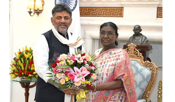 Karnataka CM D K Shivakumar meets President Droupadi Murmu