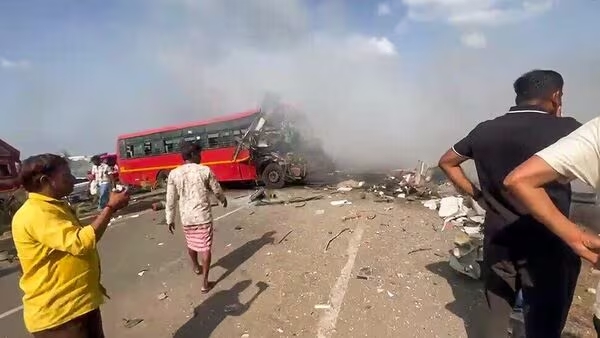 Gujarat: 8 killed in road accident in Surat;  ex-gratia of two lakh announced