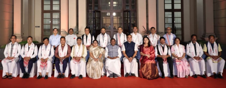 ৰাজ্যৰ নৱ নিযুক্ত মন্ত্রীসকলক জিলাসমূহৰ অভিভাৱক মন্ত্ৰীৰ দায়িত্ব অর্পন
