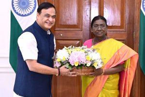 ৰাষ্ট্ৰপতি দ্রৌপদী মুৰ্মুক সাক্ষাৎ মুখ্যমন্ত্রী ড° হিমন্ত বিশ্ব শৰ্মাৰ
