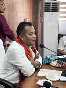 চালকৰ অনুজ্ঞাপত্ৰৰ বাবে ড্রাইভিং টেষ্ট ব্যৱস্থা পৰিদৰ্শন মন্ত্ৰী চৰণ বড়োৰ