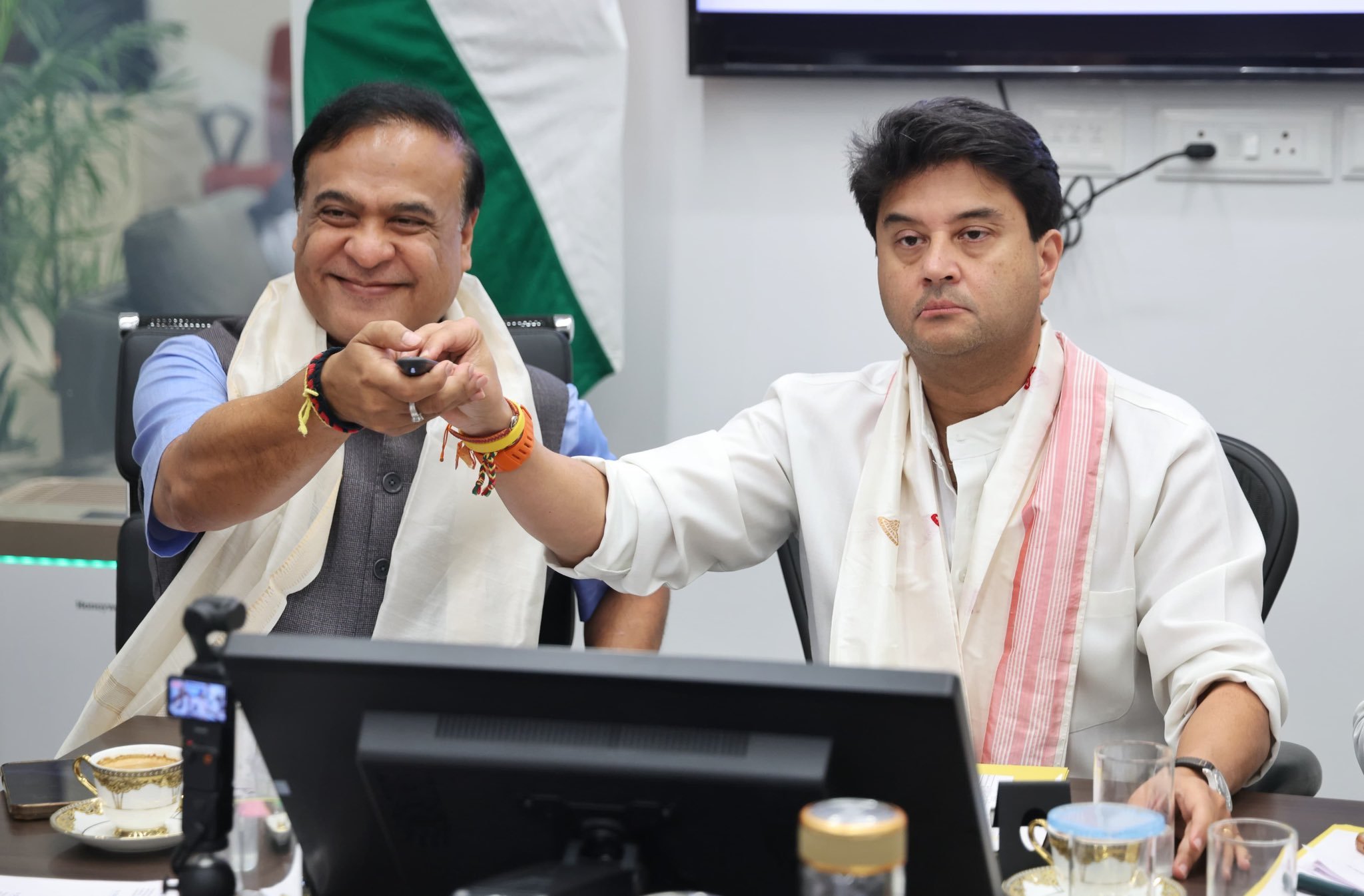 असम के मूगा रेशम के वैश्विक विस्तार के लिए ‘मिशन स्नेहजोरी’ का शुभारंभ हुआ