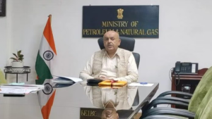 प्रधानमंत्री नरेन्‍द्र मोदी के सलाहकार के रूप में सेवानिवृत्त आईएएस अधिकारी तरुण कपूर का कार्यकाल एक वर्ष बढ़ाने को मंजूरी