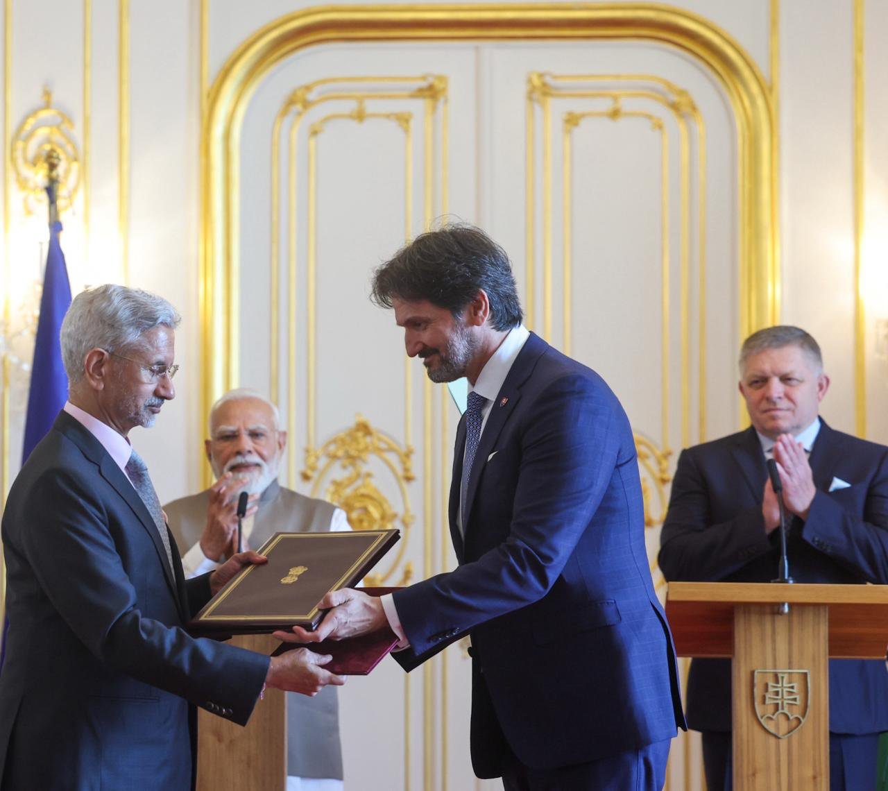 भारत और स्लोवाकिया ने द्विपक्षीय सहयोग को बढ़ाने के लिए 11 समझौतों पर हस्ताक्षर किए