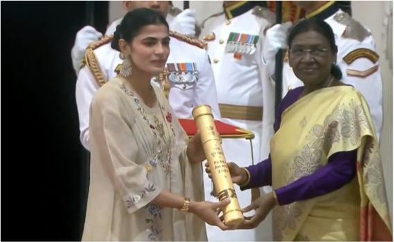 President Murmu presents Padma Awards at second Civil Investiture Ceremony at Rashtrapati Bhavan 