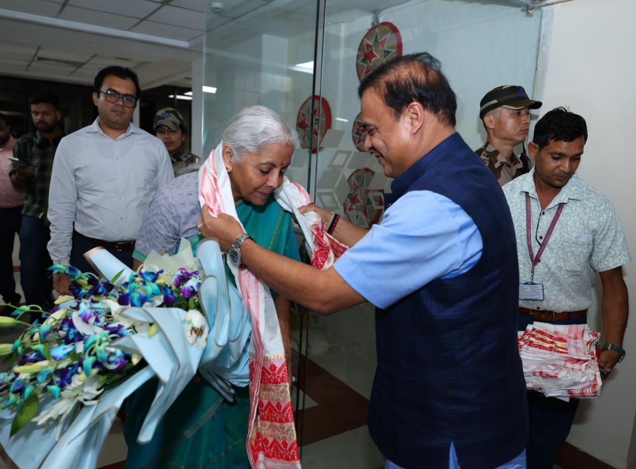 কেন্দ্রীয় বিত্তমন্ত্রী নির্মলা সীতাৰমন বিশেষ ভ্রমণসূচীৰে গুৱাহাটীত উপস্থিত
