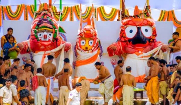 Deba Snana Jatra of Lord Jagannath Begins with Traditional Grandeur in Puri