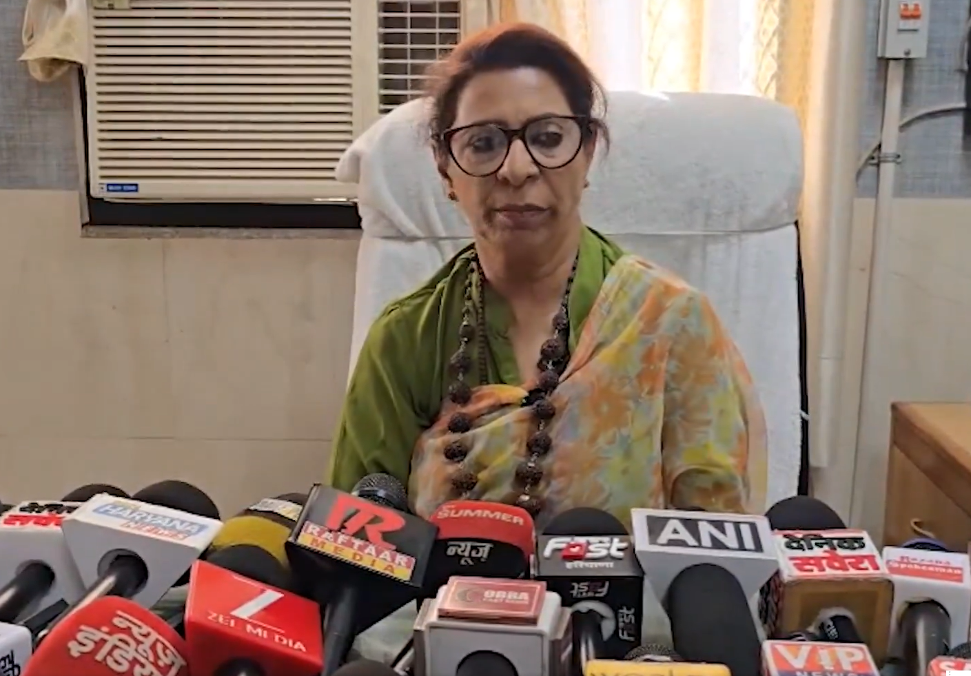हरियाणा राज्य महिला आयोग की अध्यक्ष रेणु भाटिया ने अपने पद से दिया इस्तीफा