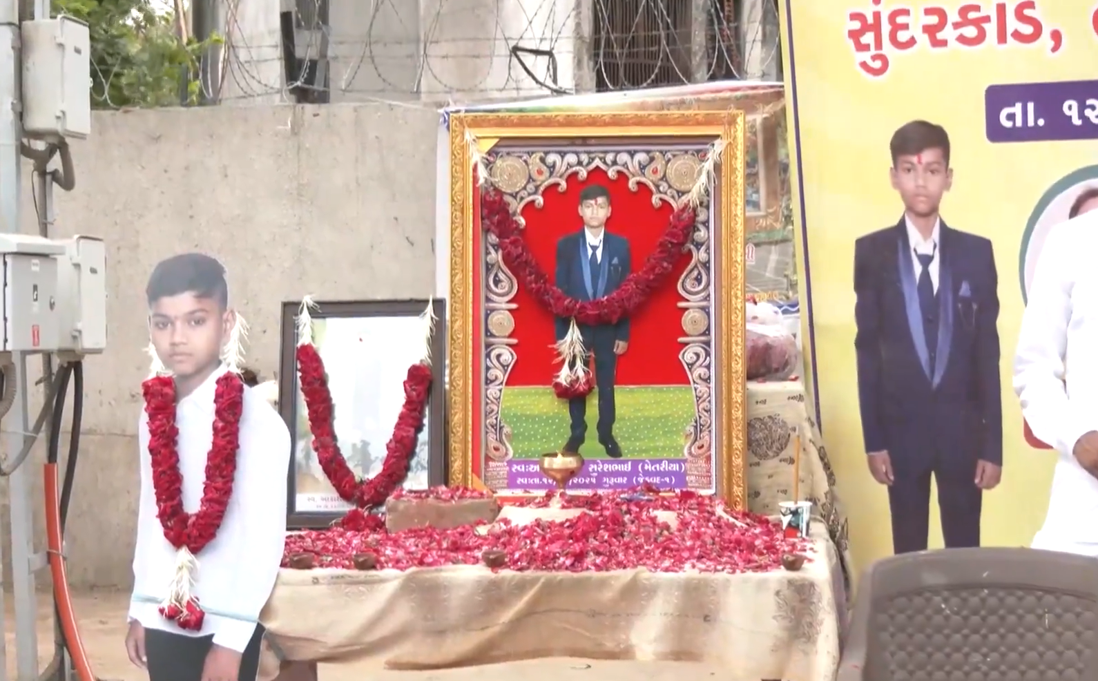 गुजरात: पिछले साल हुई एयर इंडिया की फ्लाइट एआई-171 की दुर्घटना की पहली बरसी पर स्मृति सभाएं आयोजित