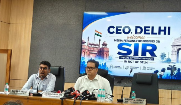 दिल्ली: घर-घर जाकर मतदाताओं को मतदाता गणना प्रपत्र वितरित करने का कार्य कल से होगा शुरू