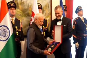 প্ৰধানমন্ত্ৰী নৰেন্দ্ৰ মোদীক শ্লোভাকিয়াৰ সৰ্বোচ্চ অসামৰিক সন্মানেৰে সন্মানিত