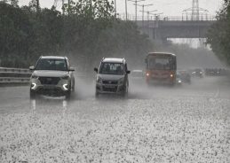 IMD issues orange alert for thundersquall over Central, Western and Eastern coasts 