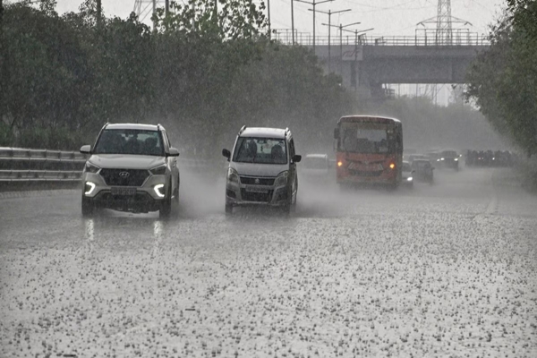 IMD issues orange alert for thundersquall over Central, Western and Eastern coasts 