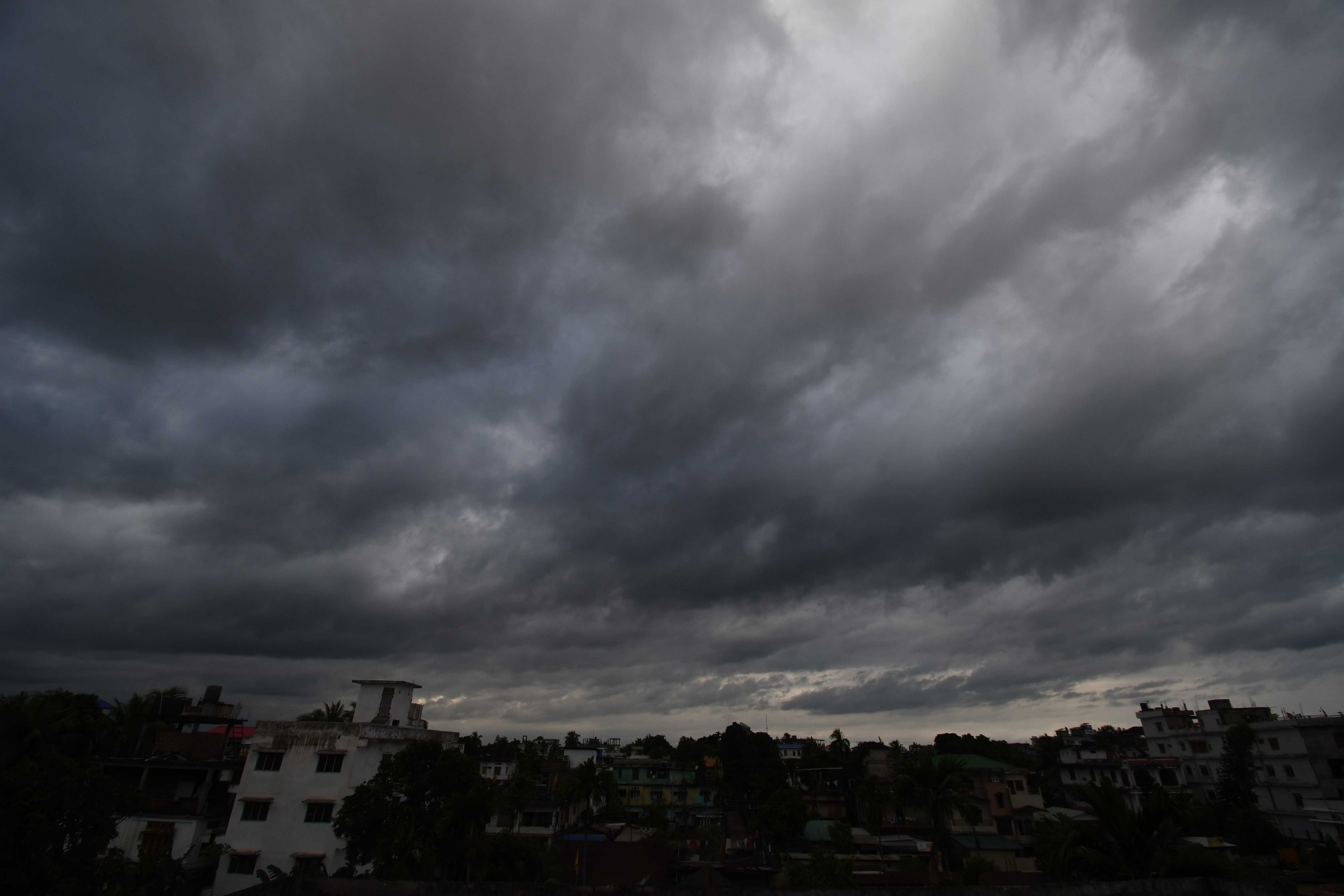 अरुणाचल प्रदेश में भारी बारिश के बाद असम के सीमावर्ती जिलों में बाढ़ की आशंका बढ़ी