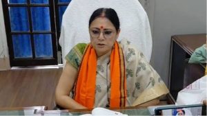 রাজ্যের বিভিন্ন পুরসভা এলাকায়, জলা জমি ভরাট, বেআইনি নির্মাণ অথবা নাগরিক পরিষেবার নামে দুর্নীতির অভিযোগ জানাতে রাজ্য সরকার একটি হেল্পলাইন চালু করতে চলেছে।