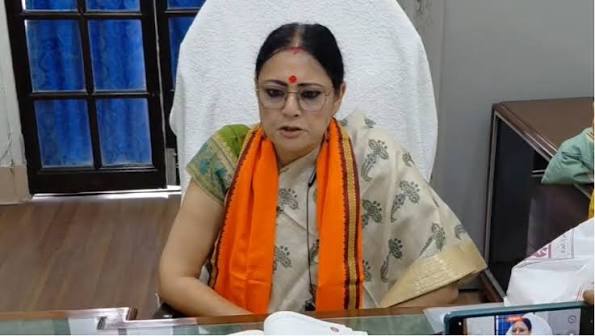 রাজ্যের বিভিন্ন পুরসভা এলাকায়, জলা জমি ভরাট, বেআইনি নির্মাণ অথবা নাগরিক পরিষেবার নামে দুর্নীতির অভিযোগ জানাতে রাজ্য সরকার একটি হেল্পলাইন চালু করতে চলেছে।