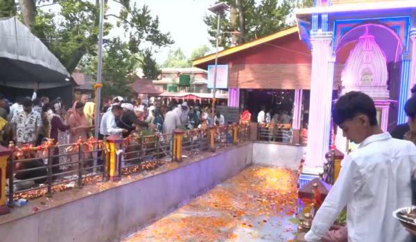 Annual Mela Kheer Bhawani Celebrated with Religious Fervour in Kashmir