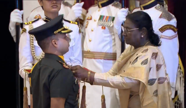 President Droupadi Murmu confers Gallantry Awards
