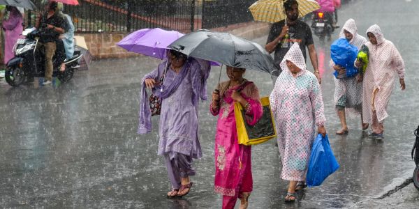 IMD Forecasts Heavy Rain in Northeast and West Bengal