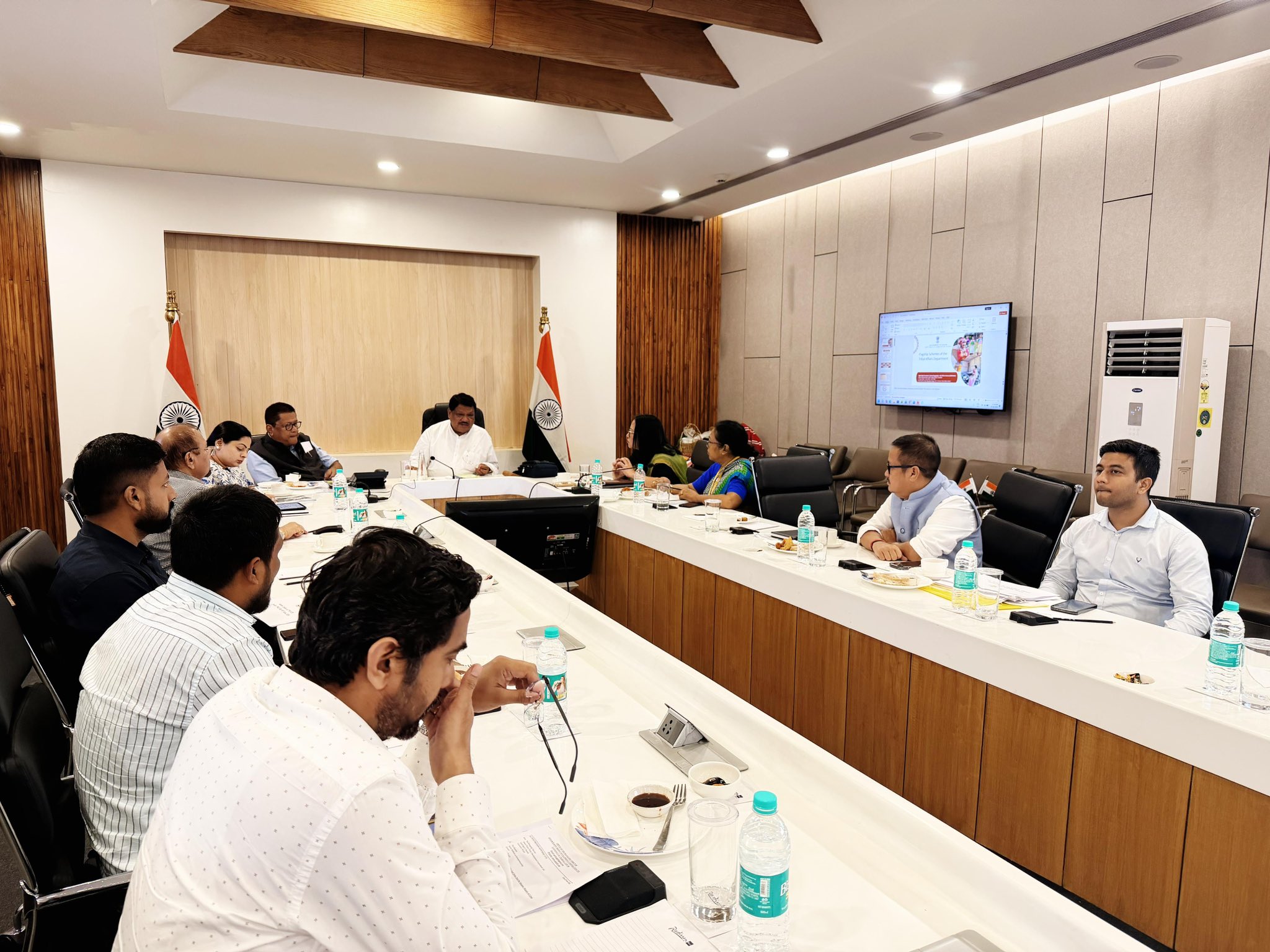 গুৱাহাটীত আজি জুৱেল অ’ৰামৰ ৰাজ্যৰ জনজাতি পৰিক্ৰমা বিভাগৰ কাম-কাজৰ পর্যালোচনা