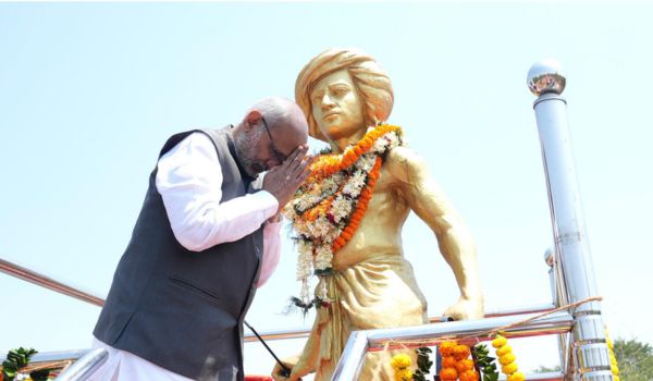 Vice President CP Radhakrishnan pays tribute to Bhagwan Birsa Munda on martyrdom day
