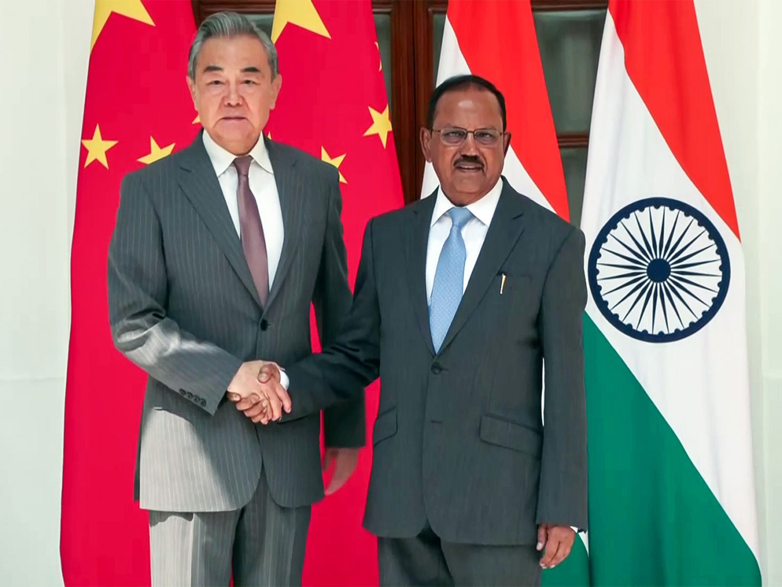 एनएसए अजीत डोभाल के निमंत्रण पर भारत का दौरा करेंगे चीनी विदेश मंत्री वांग यी