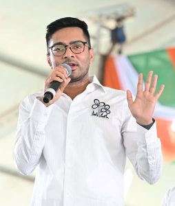 নির্বাচনী প্রচার পর্বে ডিজে সংক্রান্ত মন্তব্যের প্রেক্ষিতে সিআইডি, আজ তৃণমূল কংগ্রেস সাংসদ অভিষেক ব্যানার্জীর কন্ঠস্বরের নমুনা সংগ্রহ করেছে।