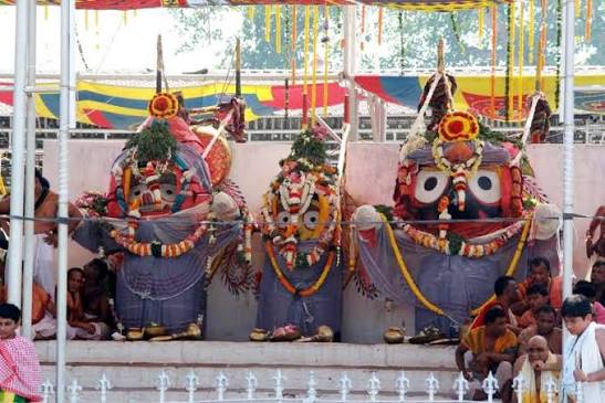 Odisha: Devotees visit Alarnath Temple as Jagannath deities enter Anasara period