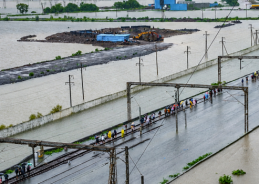 Heavy rain continues across Maharashtra; IMD issues red alert
