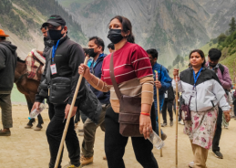 Sixth batch of Amarnath pilgrims leaves Bhagwati Nagar base camp for holy cave shrine