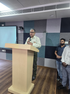 ডেঙ্গু, ম্যালেরিয়ার মতো মশাবাহিত রোগ প্রতিরোধে স্কুলের ছাত্রছাত্রীদের ইউনিফর্মে বদল আনার প্রস্তাব দিয়েছেন স্বাস্থ্যমন্ত্রী শারদ্বত মুখোপাধ্যায়। 