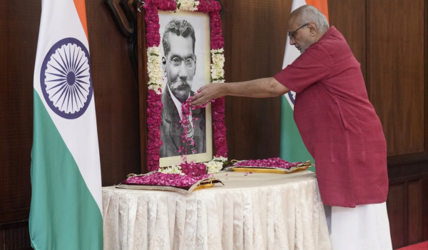 Vice President pays tribute to social reformer Rettamalai Srinivasan on birth anniversary