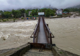 Jhelum river water level remains above normal in Kashmir Valley