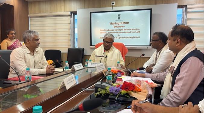 স্কুলছুট শিশুদের মূলধারার শিক্ষায় ফিরিয়ে আনতে জাতীয় মুক্ত বিদ্যালয় NIOS-এর সঙ্গে সমঝোতা স্মারক MOU স্বাক্ষর করেছে রাজ্যের স্কুল শিক্ষা দফতর।