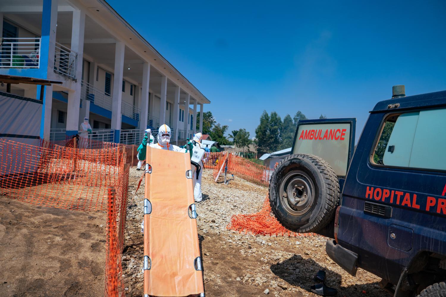 Clinical trial for two possible Ebola treatments begins in DR Congo