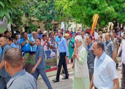J&K: LG reviews facilities & services in place for Amarnath Yatra pilgrims