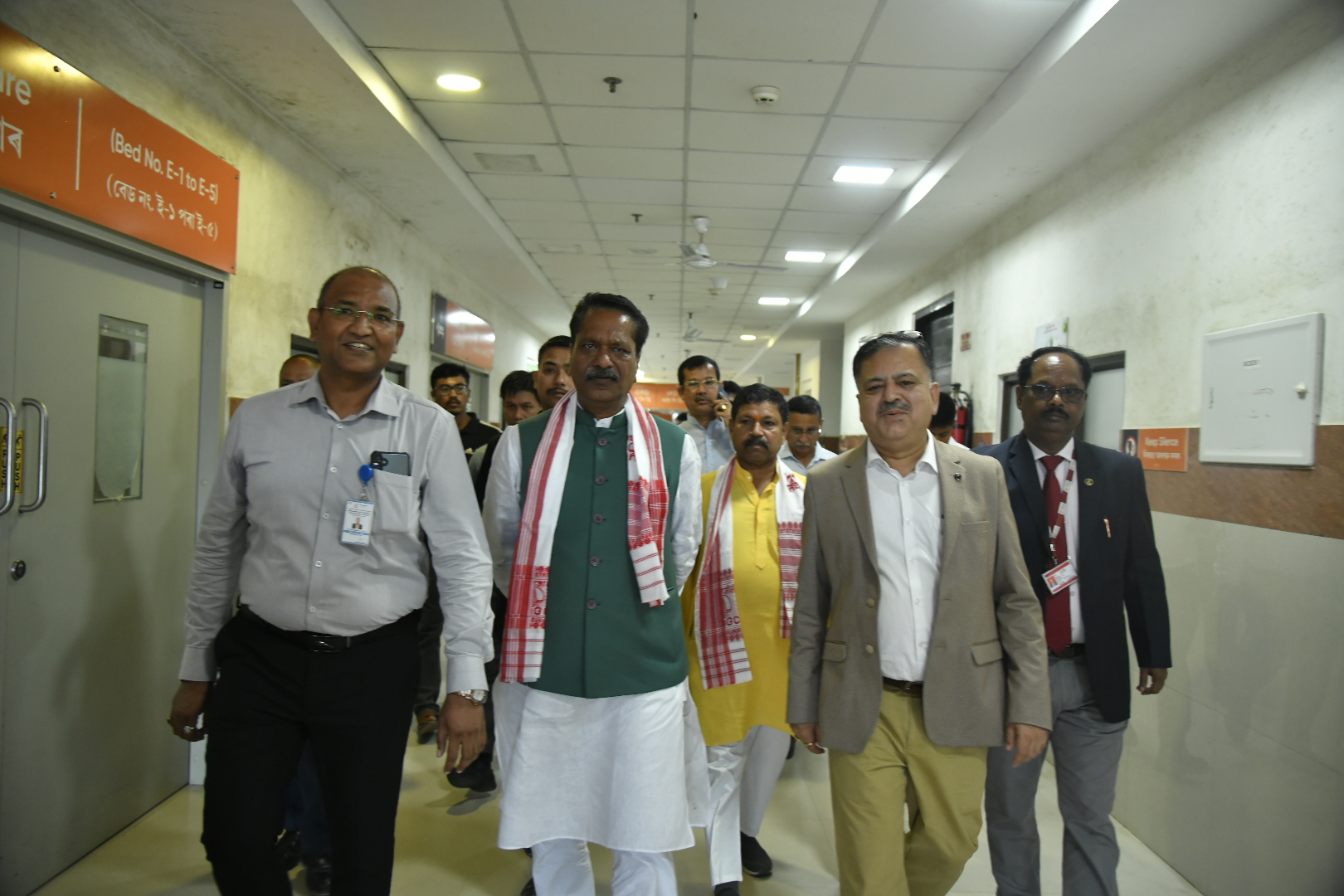 যোৰহাট চিকিৎসা মহাবিদ্যালয় হাস্পতালত হোৱা সভাত মন্ত্রী অশোক সিংহলৰ অংশগ্ৰহণ